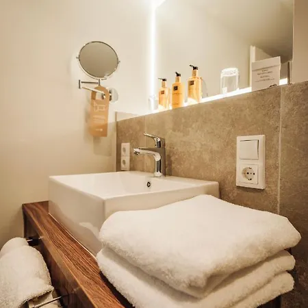 Hotel Meerzeiten Inklusive Externer Schwimmbad- & Saunanutzung Bensersiel